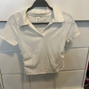 Caution to the wind, cropped white tee